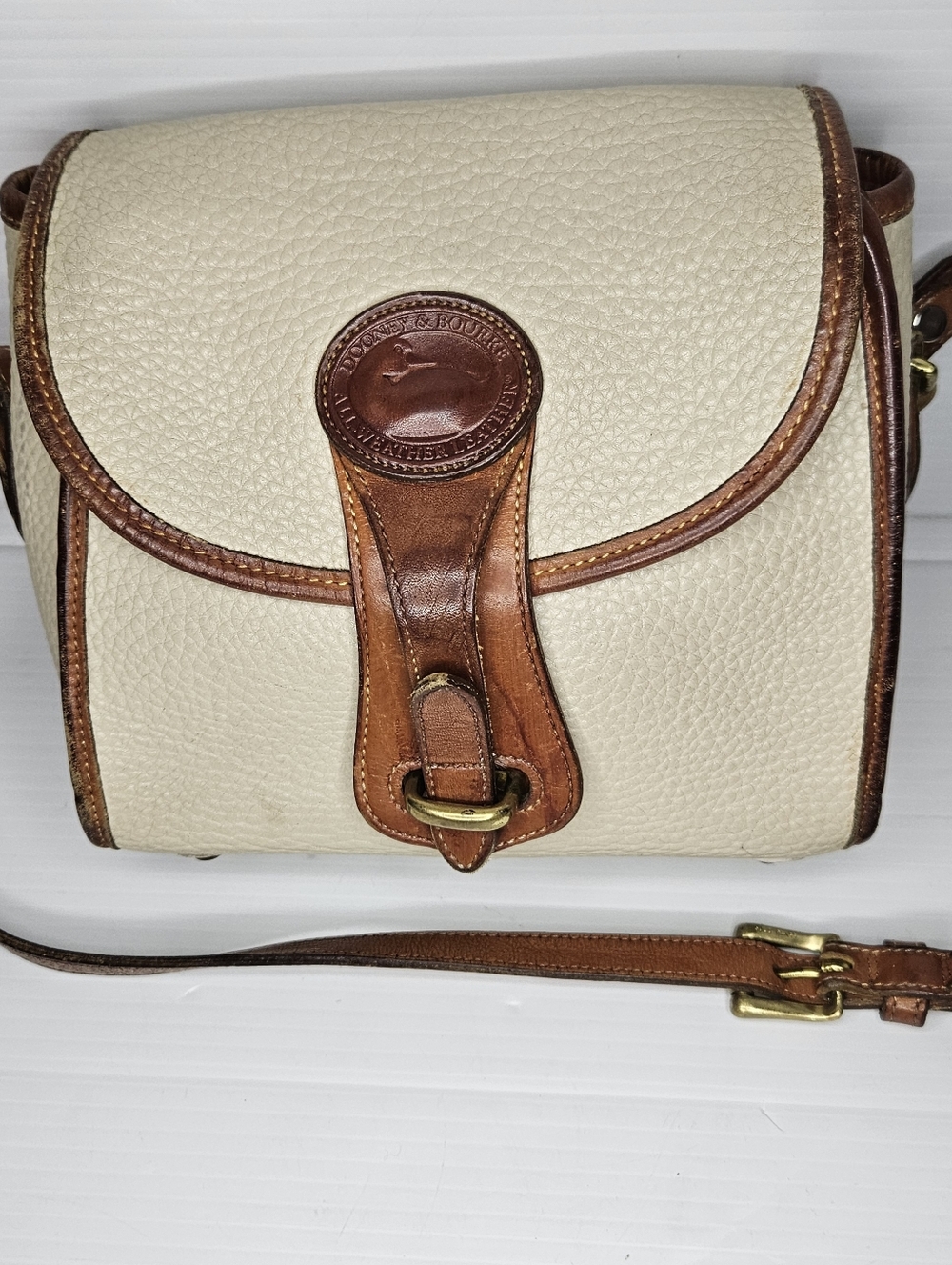 Vintage Dooney & Bourke All Weather Leather Essex Crossbody Bag, Made in USA! - Picture 10 of 16